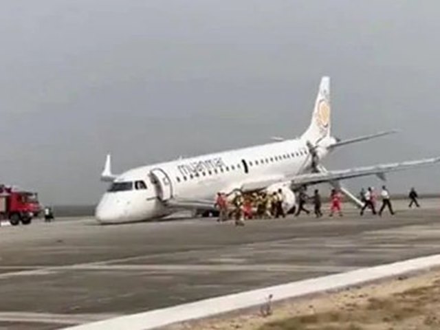 Photo of वीडियो: अचानक प्लेन का अगला पहिया हुआ जाम, फिर पायलट ने उठाया ये बड़ा कदम और…