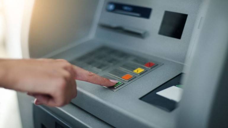 Photo of केवल पैसे निकालने के लिए ही नहीं इन कामों में भी आता आपका ATM, नही जातने तो जान ले…