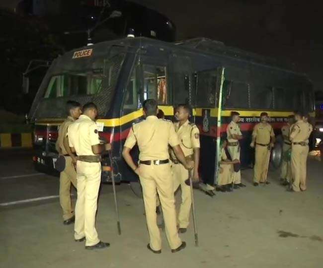 Photo of मुंबई के बांद्रा में झगड़े का बीच-बचाव करने गए शख्स को गंवानी पड़ी अपनी जान, 5 लोगों के खिलाफ FIR दर्ज