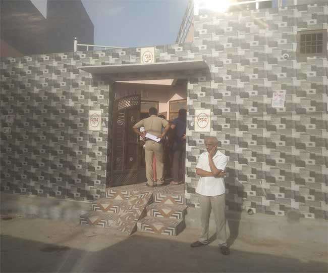 Photo of झज्जर के बादली क्षेत्र के गांव लाडपुर में एक व्‍यक्ति ने सो रही अपनी पत्‍नी और बेटी की कर दी हत्‍या