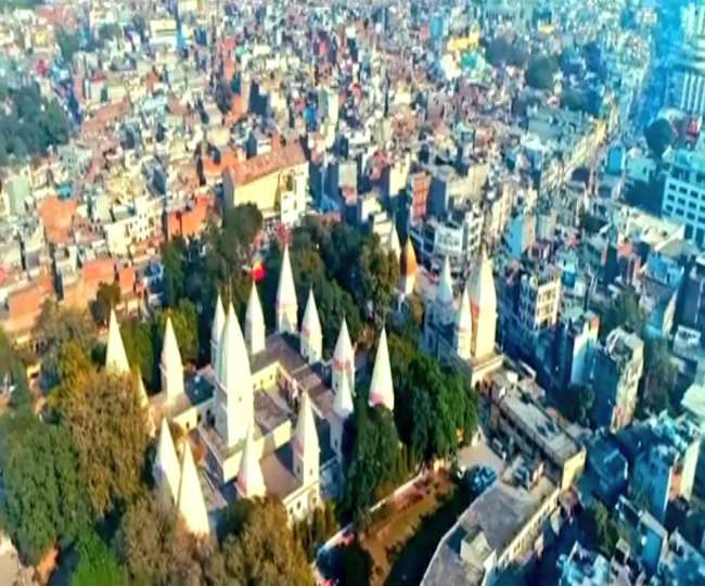 Photo of HC ने धार्मिक स्थलों की संपत्ति के किसी तरह के भी लेन-देन पर रोक लगा दी, अवहेलना करने पर होगी कार्रवाई