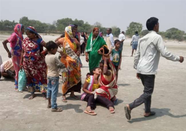 Photo of सोमवती अमावस्या पर मंडवा घाट पर गंगा में नहाते समय चाचा-भतीजे व एक बच्चे की डूबकर हुई मौत