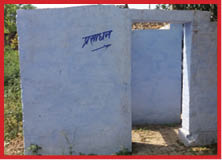 Photo of गांवों को खुले में शौच मुक्त करने के लिए प्रशासन भले ही स्वच्छता अभियान चला रहा हो लेकिन…..