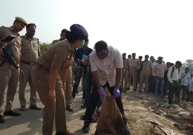 Photo of बर्रा के बनपुरवा गांव में पुल के पास एक बंद बोरा पड़ा देखकर लोगों के कदम गए ठिठक…..