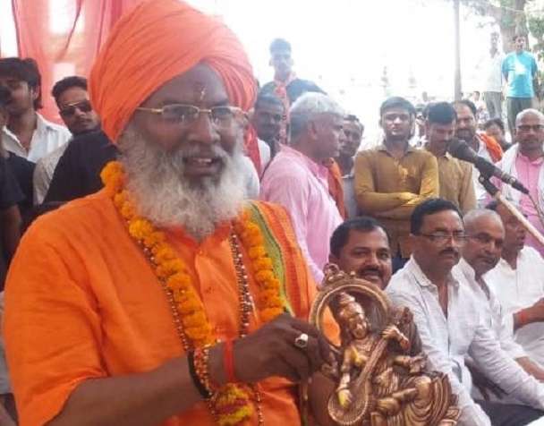 Photo of लोकसभा चुनाव में शानदार जीत के बाद क्षेत्र में स्वागत के दौरान सांसद साक्षी महाराज ने गठबंधन पर जमकर ली चुटकी