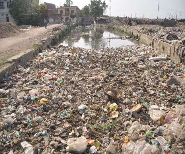 Photo of गोमती नदी के जल में अमोनिया की मात्रा बढ़कर पांच पीपीएम तक पहुंच गई, साफ पानी का संकट