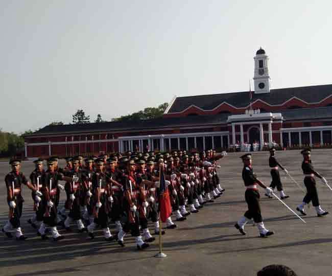 Photo of सैन्य अकादमी में अंतिम पग भरते ही 382 नौजवान भारतीय सेना का बन गए हिस्सा, मित्र देशों के 77 कैडेट भी हुए पास आउट