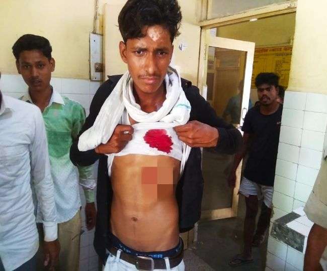 Photo of गोंडा के कर्नलगंज में बदमाशों ने चाकू मारकर युवक को लूटा, मामले की छानबीन कर रही है पुलिस