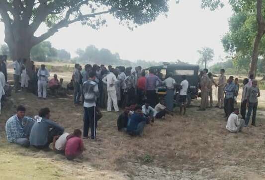 Photo of नर्वल थाना क्षेत्र में युवक की निर्मम हत्या के बाद शव खेत में फेंक कर आरोपित हो गए फरार