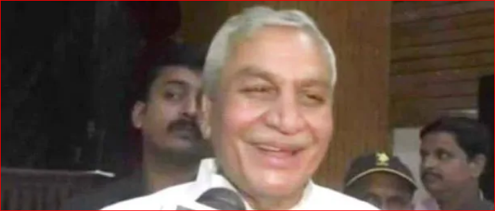 Photo of सरकारी कर्मचारी मंत्री को जूता पहनने के दौरान CM योगी के मंत्री ने भगवान राम से की तुलना….