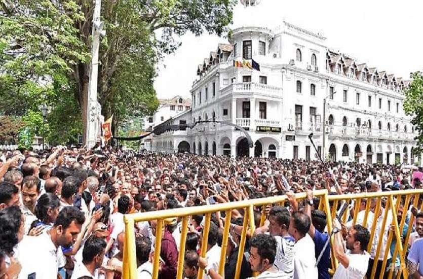 Photo of विरोध ! श्रीलंका में सभी मुसलमान मंत्रियों ने अपने पद से एक साथ दिया इस्तीफा
