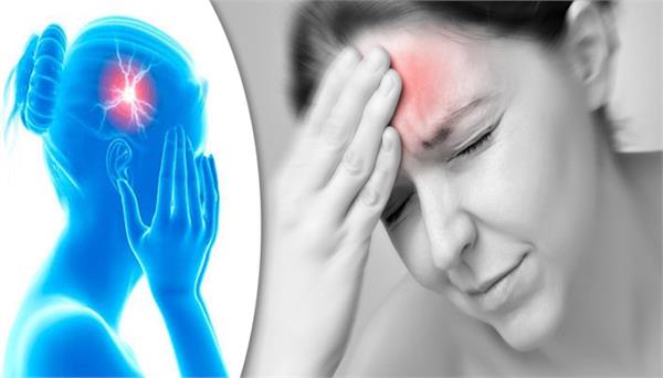 Photo of सिर दर्द के साथ ही इन लक्षणों को नजरअंदाज ना करें, हो सकता है ब्रेन ट्यूमर