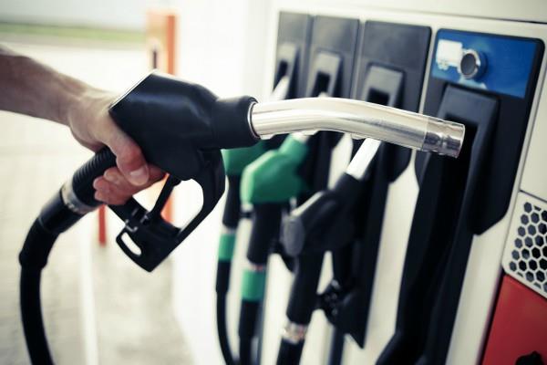 Photo of महंगा हुआ Petrol-Diesel शुक्रवार को, जानें आपके शहरों में कितने बढ़े दाम