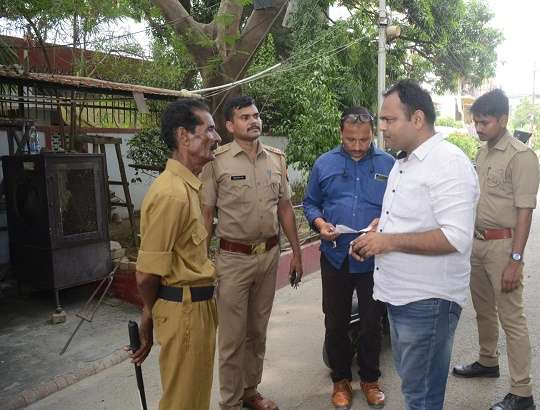 Photo of बदमाश ने घर में घुसकर डॉक्टर की पत्नी को बंधक बनाकर लूटपाट, लोगों में दहशत