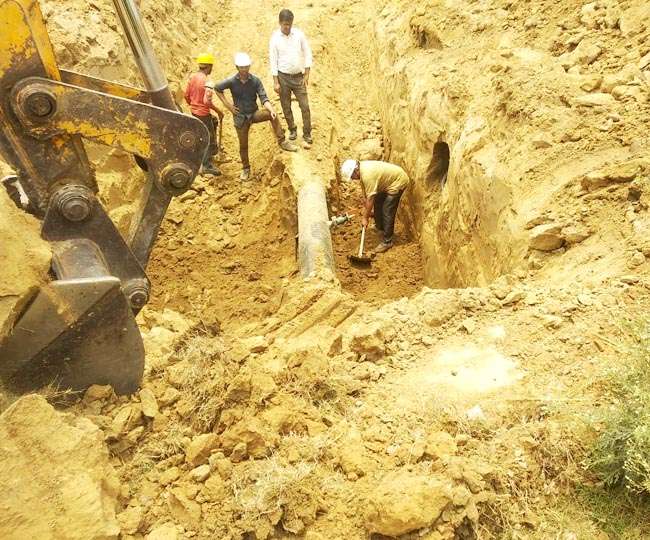 Photo of सुरंग बनाकर पानीपत रिफाइनरी की पाइपलाइन में चोरों ने सेंध लगाकर सात दिन से पेट्रोल चोरी