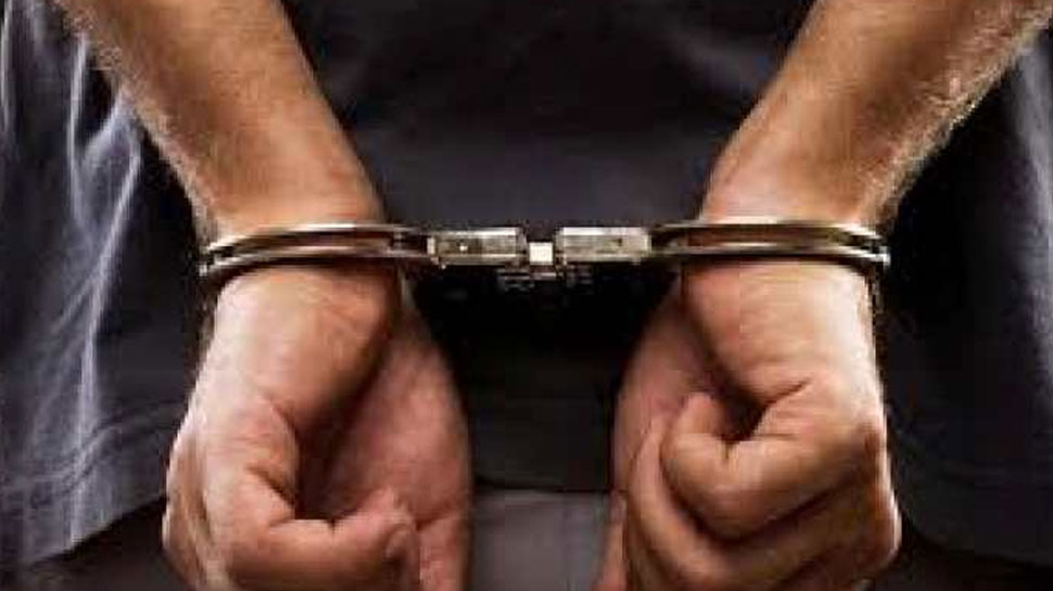 Photo of अपनी ही पत्नी को मौत की नींद सुलाने वाला फरार पति को पुलिस ने किया गिरफ्तार….