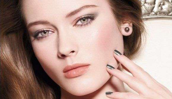 Photo of चेहरे पर बने गड्डे कम करते है आपकी ख़ूबसूरती, इन देसी उपायों से पाए छुटकारा