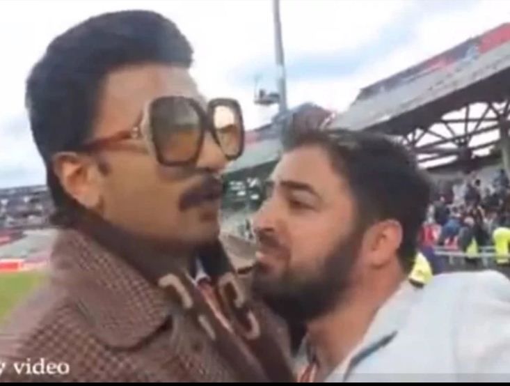 Photo of हार के बाद रणवीर सिंह के गले लगकर रोने लगा पाकिस्तानी फैन, वीडियो शेयर कर की भारत की तारीफ
