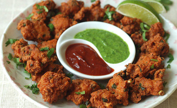 Photo of बनाइये गरमागरम चिकन पकोड़ा…