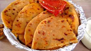 Photo of आप भी सुबह-सुबह चाय के साथ लें स्पाइसी राइस परांठा…