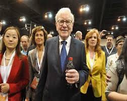 Photo of ‘वॉरेन बफे’ के साथ , एक अनाम शख्स को प्राइवेट लंच करने का मिला  मौका ,खर्च किए 32 करोड़ रुपये