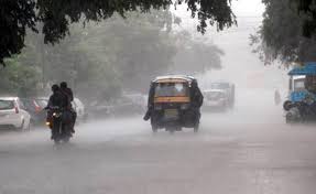 Photo of दिल्ली एनसीआर में छाए बदल, बारिश से मौसम हुआ सुहाना