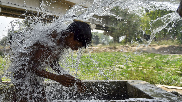 Photo of हेल्थ मिनिस्ट्री ने जारी की एडवाइजरी, गर्मी और लू से निपटने के लिए