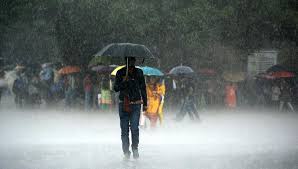 Photo of मानसून के मुंबई पहुंचने से मुंबईवासियों को राहत, लेकिन हल्‍की बारिश हो रही है जिससे मुंबईवासी निराश