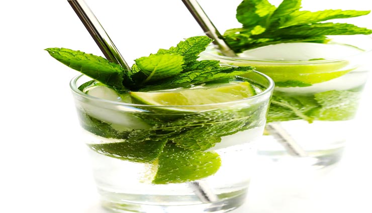 Photo of गर्मियों में ठंडक पहुंचाती है Mint Mojito ड्रिंक, जानें किस तरह बनाए इसका सिरप