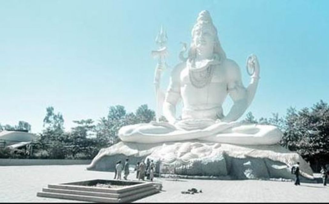 Photo of आप अगर घूमने का शौक रखते हैं तो जरूर जाएं मध्य प्रदेश के कुछ प्रसिद्द देवस्थानो में…..