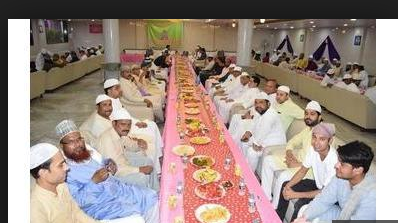 Photo of चार हजार मीटर लंबा सजाया गया रोजा इफ्तार का  दस्तरख्वान