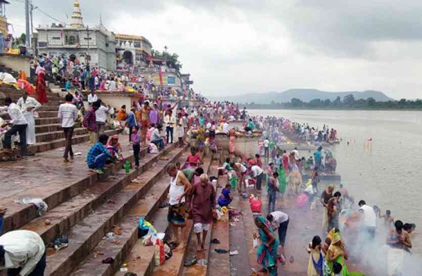 Photo of आज है सोमवती अमावस्या, इस मुहूर्त में स्नान होगा शुभ