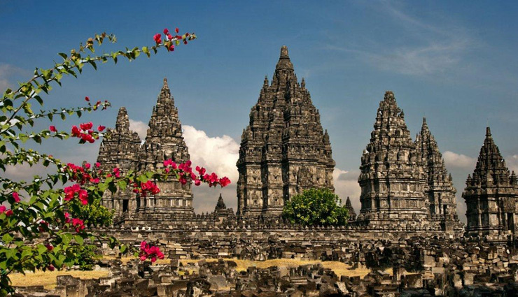 Photo of अपनी ख़ूबसूरती के लिए प्रसिद्द है विदेशों के ये धार्मिक स्थल, जानें इनके बारे में