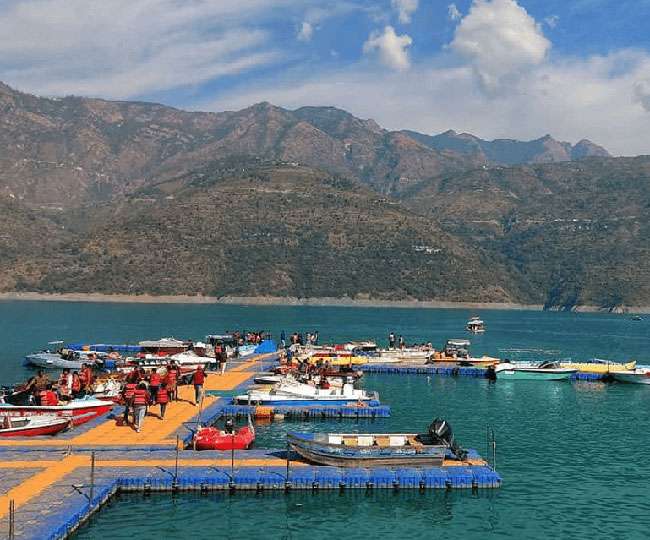 Photo of टिहरी झील में सी-प्लेन के संचालन के लिए वाटरड्रोम की स्थापना के लिए किया एमओयू साइन…