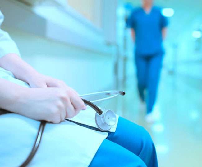 Photo of सिविल अस्पताल की ओपीडी में दो युवक आए और कहा कि मरीज सीरियस है जल्दी चलो, पढ़े पूरी खबर