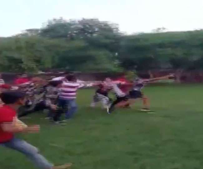 Photo of राष्ट्रीय स्वयंसेवक संघ की शाखा के दौरान दो गुटों के बीच हो गई झड़प….
