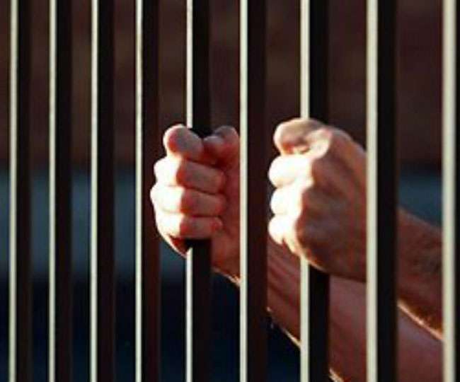Photo of हिरासत में युवक की मौत के मामले में सरकार ने पुलिस अधीक्षक हटाया, उप अधीक्षक सहित दस पुलिसकर्मी निलंबित
