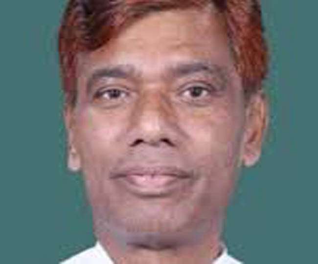 Photo of लोजपा सांसद रामचंद्र पासवान का पार्थिव शरीर सोमवार को दिल्ली से लाया गया पटना