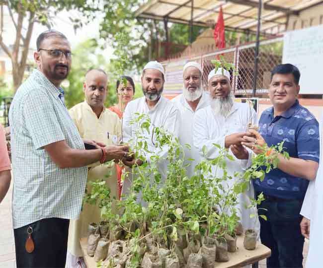 Photo of सावन के पहले साेमवार को सिटी ब्‍यूटीफुल में दिखाई दिया सांप्रदायिक सद्भाव का सुंदर व अनूठा नजारा