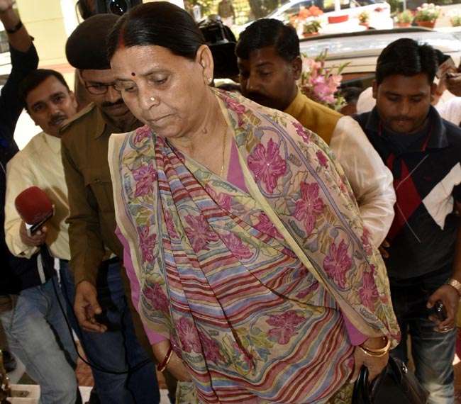 Photo of पूर्व CM राबड़ी देवी आज उपमुख्यमंत्री सुशील मोदी से नाराज दिखीं और किया जमकर बोला हमला