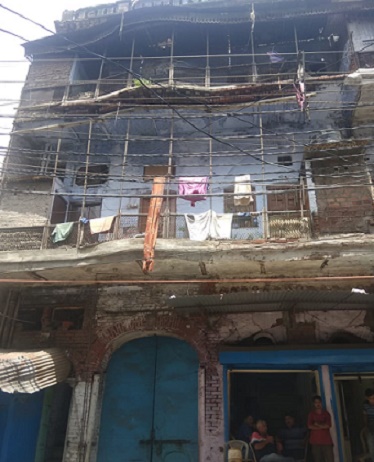 Photo of जर्जर मकान के दूसरी मंजिल की छत अचानक ढह जाने से, मलबे समेत गिरी वृद्धा की मौत…..