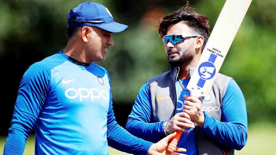 Photo of जानिए MS धोनी के संन्यास ना लेने की वजह, अगले साल टी20 विश्व कप जो हो रहा….