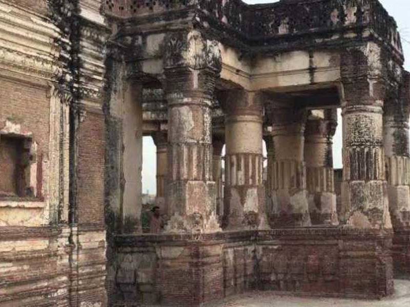 Photo of पाकिस्तान: 72 साल बाद खुला प्राचीन मंदिर, भारत से मंगाई जाएंगी मूर्तियां