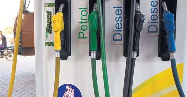 Photo of सस्ता हुआ Petrol-Diesel, जानिये आपके शहरों में क्या है आज का भाव