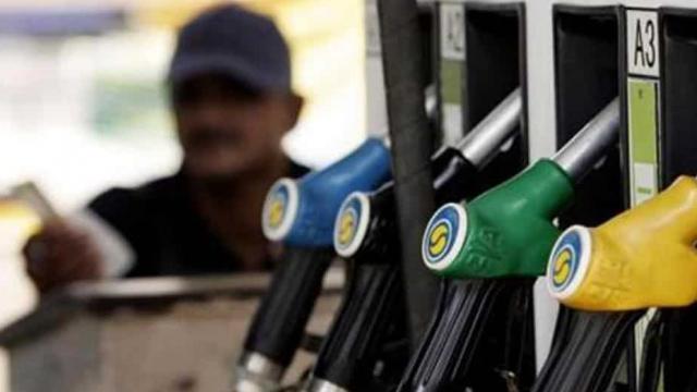 Photo of Petrol-Diesel के दाम बुधवार को नहीं बदले, यहां जानें नए रेट