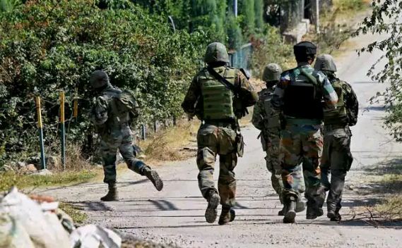 Photo of जम्‍मू और कश्‍मीर में आतंक विरोधी अभियान के तहत सुरक्षाबलों ने मार गिराए 126 आतंकी…