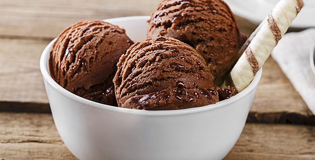 Photo of बनाइये चॉकलेट चॉको चिप्स आईसक्रीम