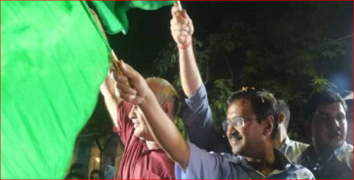 Photo of ‘मुख्यमंत्री तीर्थ यात्रा योजना’ के तहत पहली ट्रेन को CM अरविंद केजरीवाल ने सफदरजंग रेलवे स्टेशन से दिखाई हरी झंडी