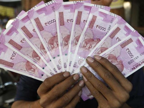 Photo of इन लोगो के पास लाख कोशिशों के बाद भी नहीं… टिकता पैसा