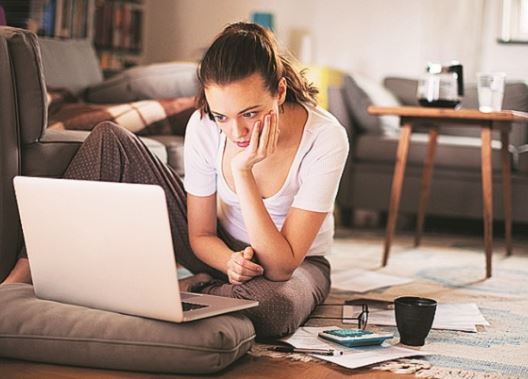 Photo of लॉकडाउन : दबाव में कामकाजी महिलाएं